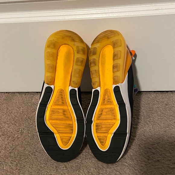 Nike Airmax 270 size 7y - Picture 4 of 8